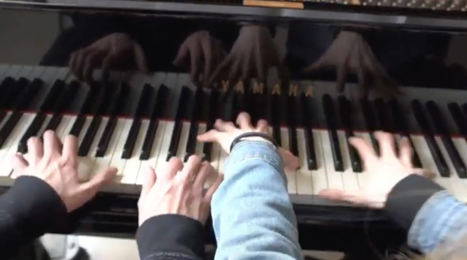 Piano a 4 mans